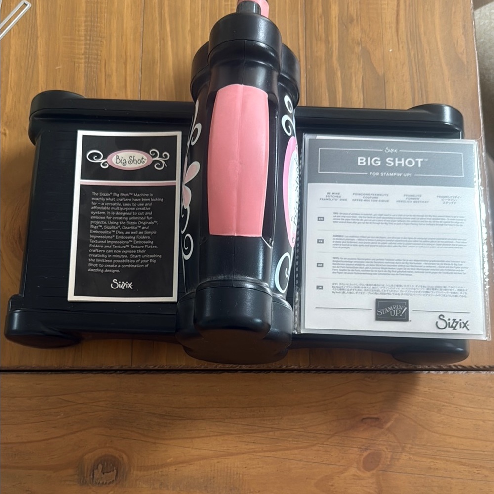 Sizzix Big Shot in Black and Pink plus embossing folders & craft dies kits new